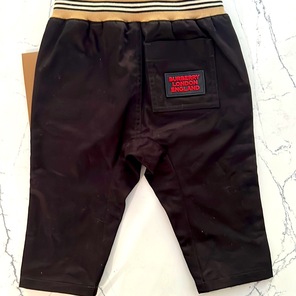 Burberry boy Joggers size 6 month